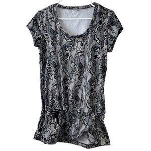 Nivo NVO Black and White Golf Athletic Top Small‎